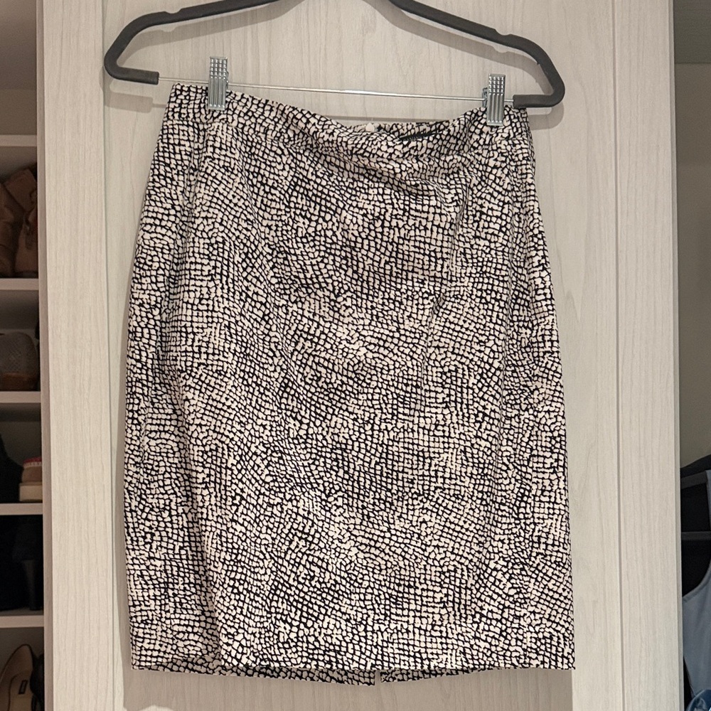 Banana Republic Monochrome Patterned Pencil Skirt